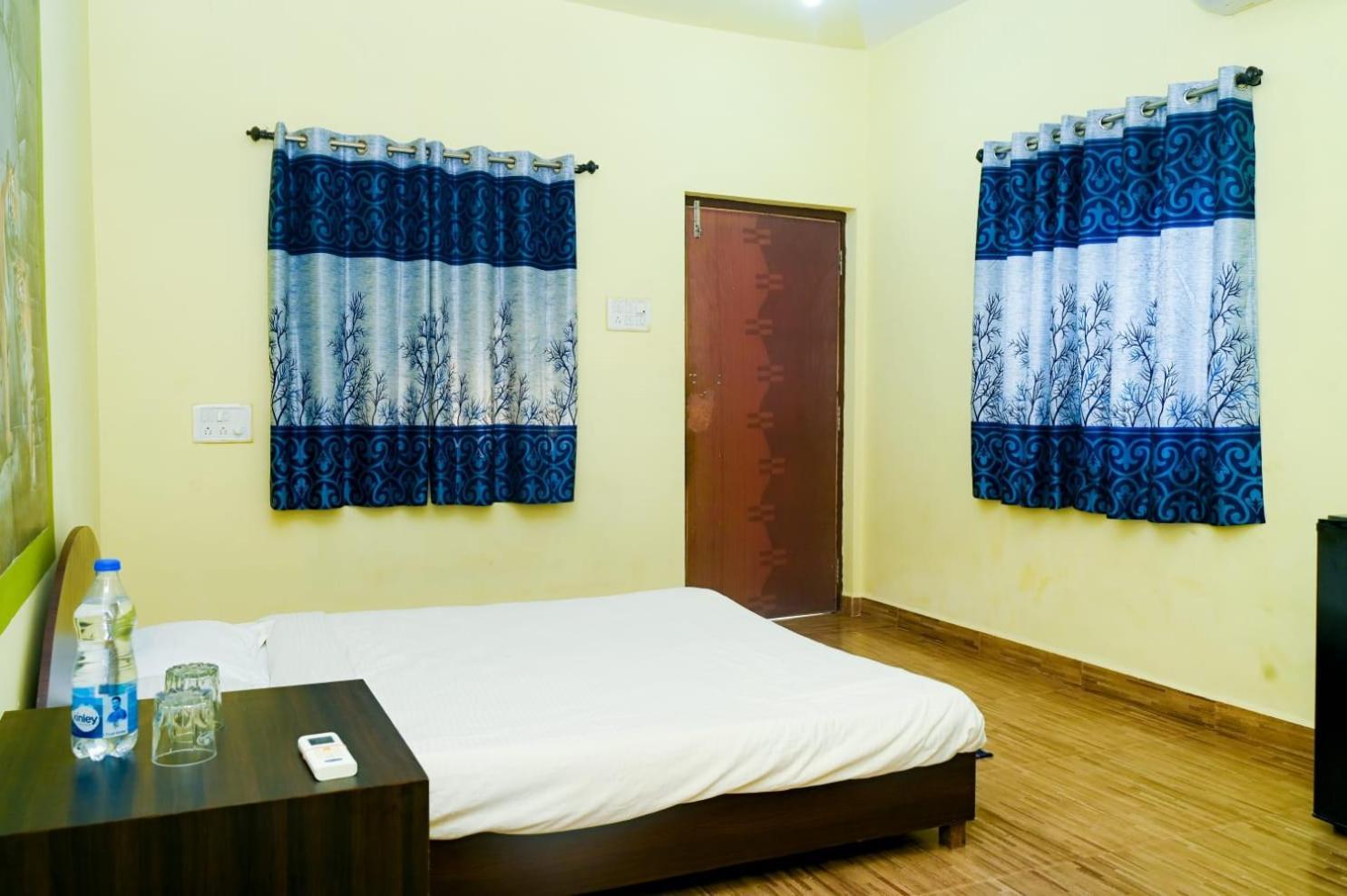 One Love Guest House Morjim Kültér fotó